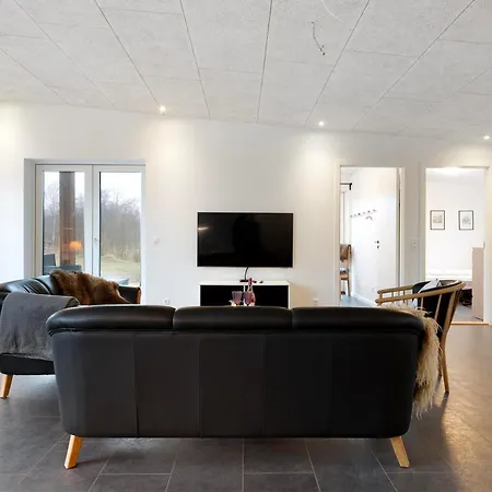 Newly Built For 8 People Close To Ebeltoft